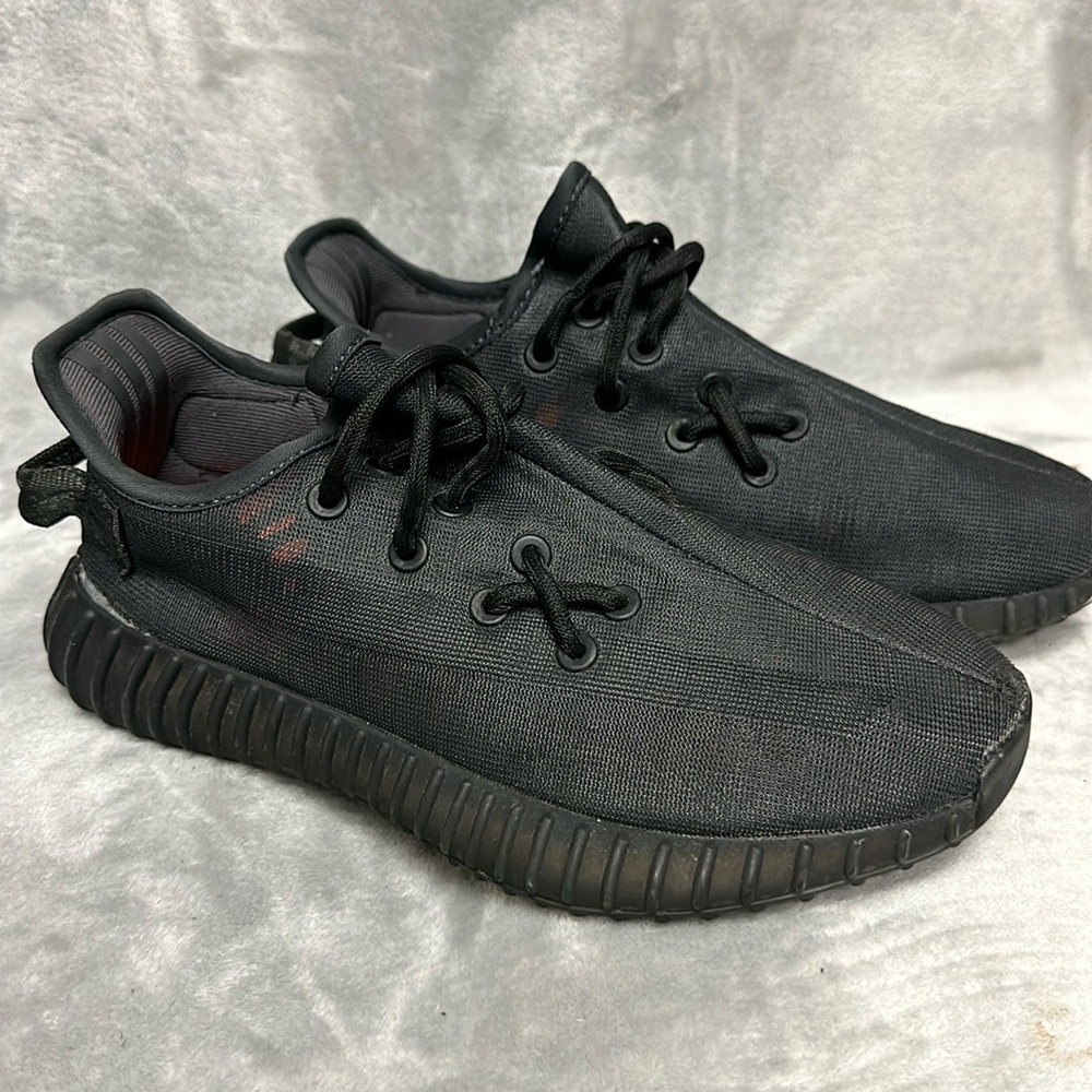 Adidas Yeezy Boost 350 V2 Size 5